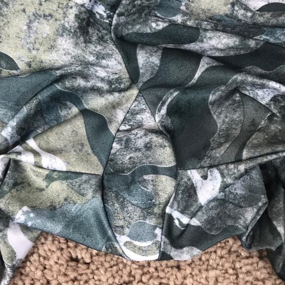 Onzie High Rise Marble Camo Leggings. - Picture 8 of 10